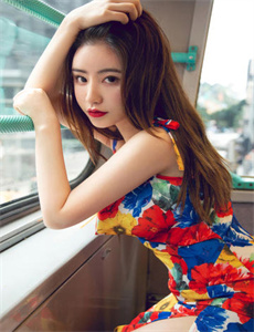 《邸秋红》
